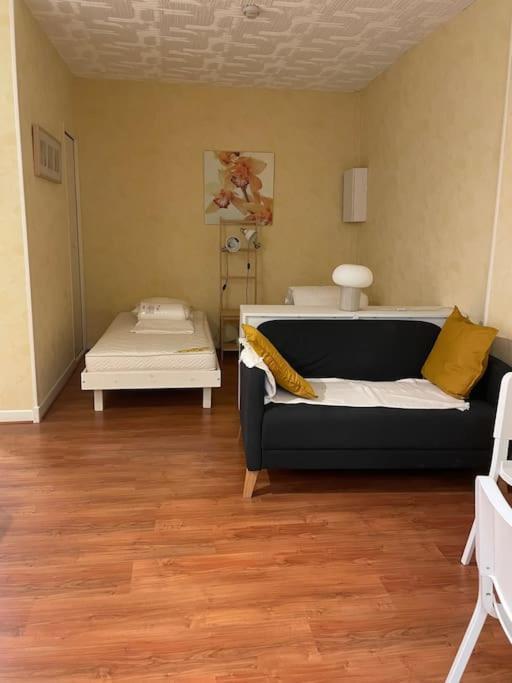 Studio N•2 Avec Patio En Plein Coeur De La Ville Bagnères-de-Bigorre Εξωτερικό φωτογραφία