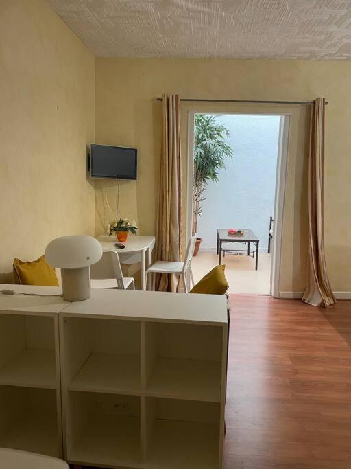 Studio N•2 Avec Patio En Plein Coeur De La Ville Bagnères-de-Bigorre Εξωτερικό φωτογραφία