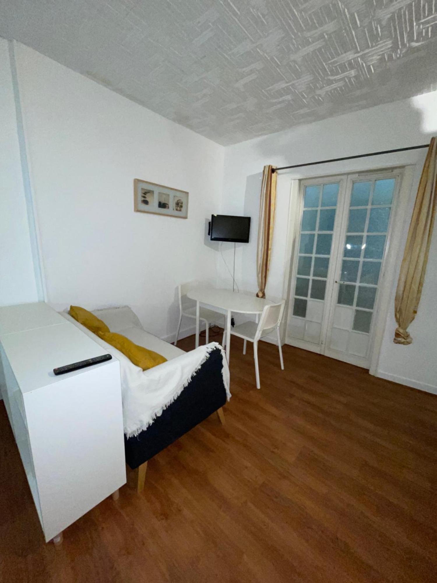 Studio N•2 Avec Patio En Plein Coeur De La Ville Bagnères-de-Bigorre Εξωτερικό φωτογραφία